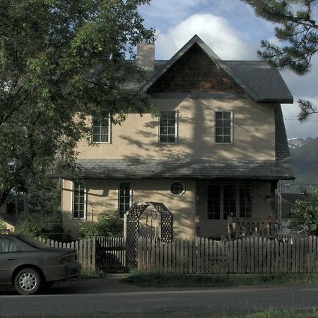 711 Miette Ave Bed & Breakfast Jasper Room photo