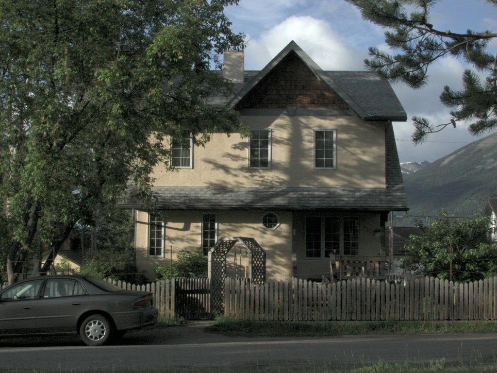 711 Miette Ave Bed & Breakfast Jasper Room photo